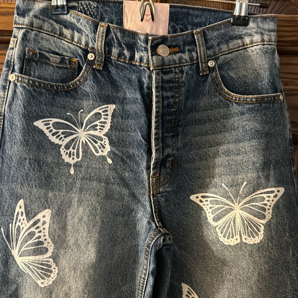 EUC!🩷REVICE denim jeans with butterfly decorations!Size 25 - Picture 2 of 8